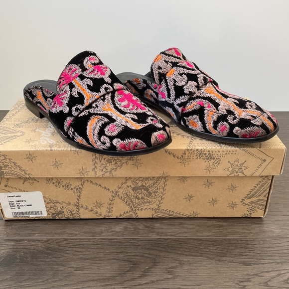 Free People Shoes - Picture 8 of 9